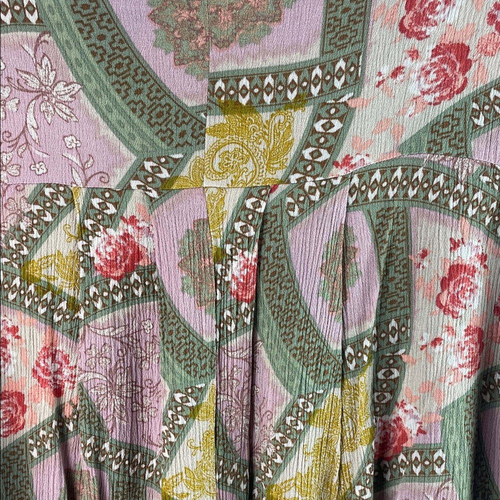 Easel Women's Pink Patchwork Floral Dolman Top Size S - Picture 9 of 10
